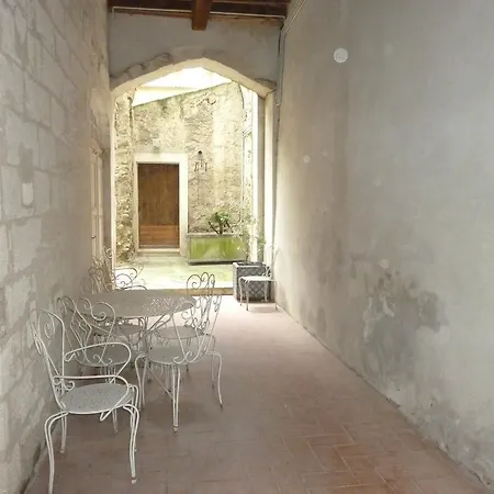 Oda ve Kahvaltı Le Cloitre Du Couvent Villeneuve-lès-Avignon